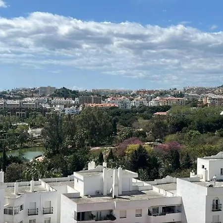 Skyline Stunning Views Walking Distance To The And Seasonal Pool *